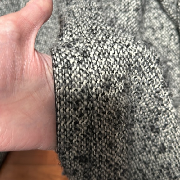 Elie Tahari tweed coat with fur collar size small - Picture 7 of 11